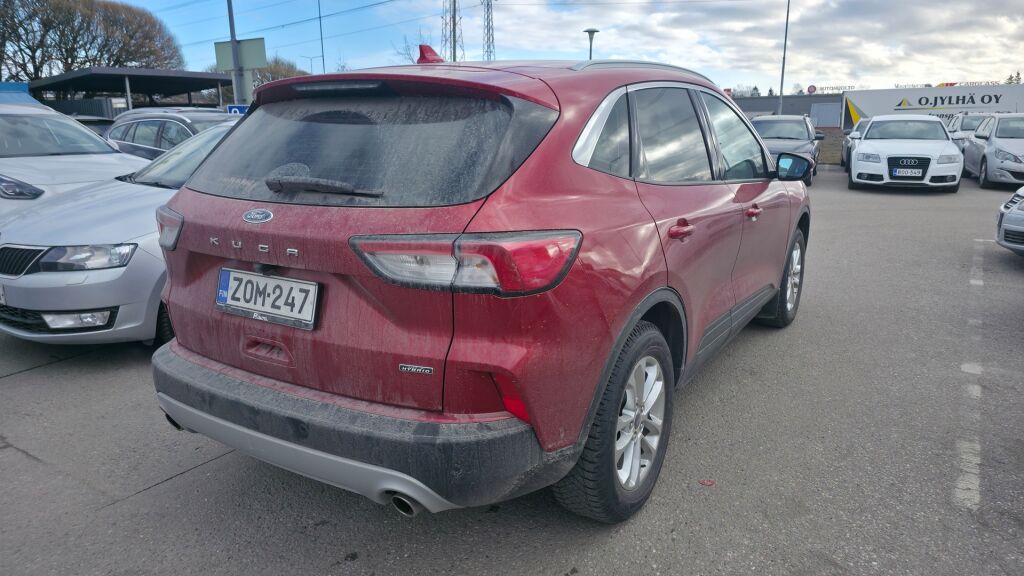 Ford Kuga 2022 Punainen