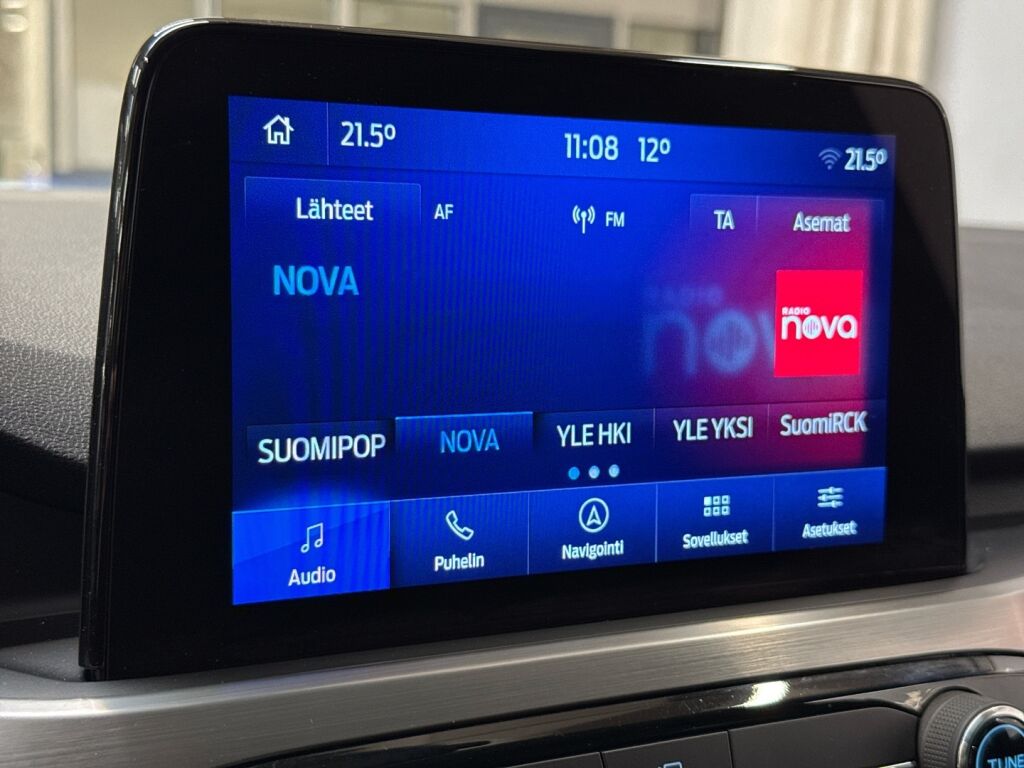 Ford Kuga 2022 Punainen