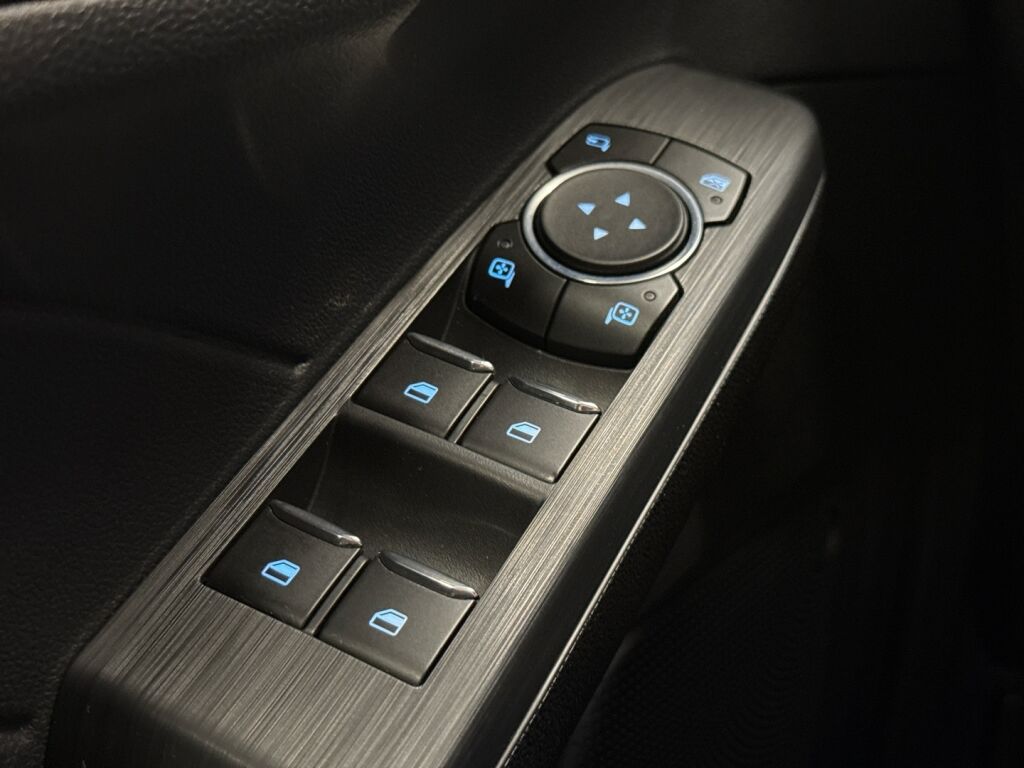 Ford Kuga 2022 Punainen