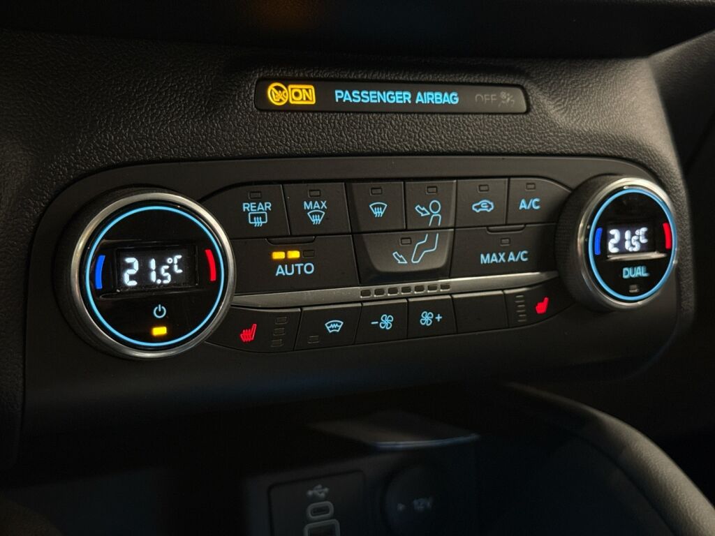 Ford Kuga 2022 Punainen