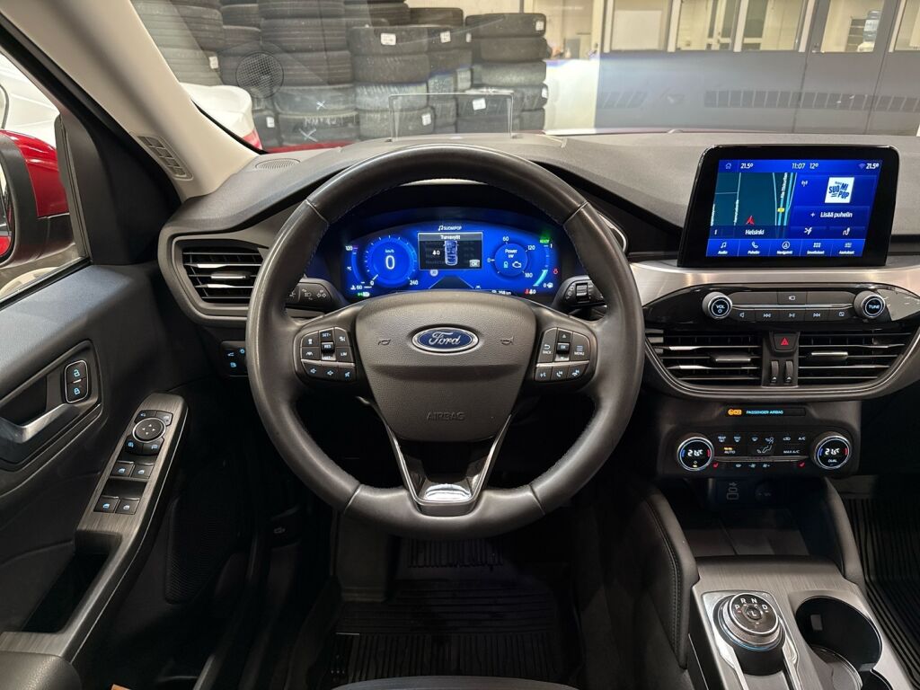 Ford Kuga 2022 Punainen