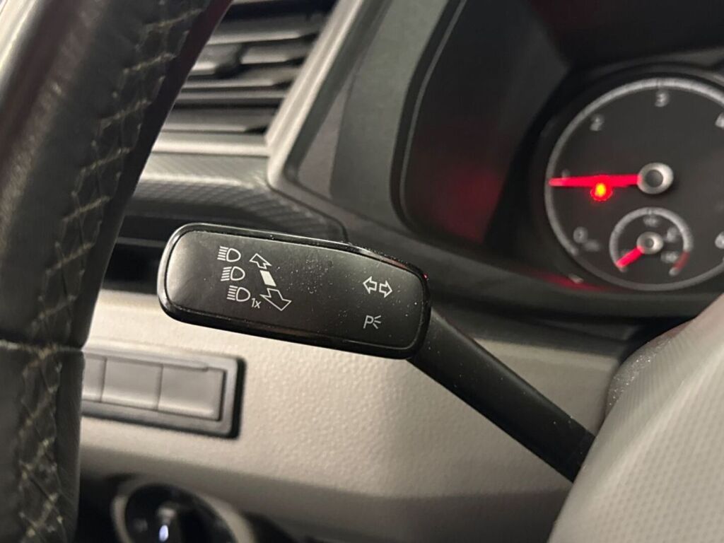 Volkswagen Transporter 2022 Harmaa