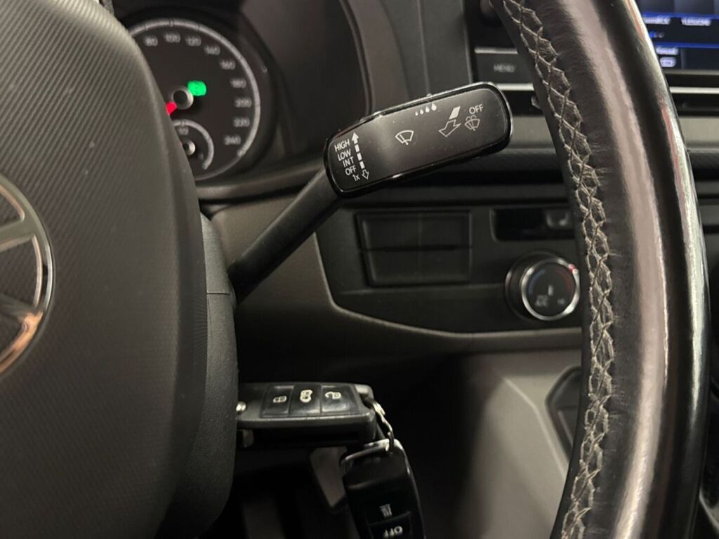 Volkswagen Transporter 2022 Harmaa