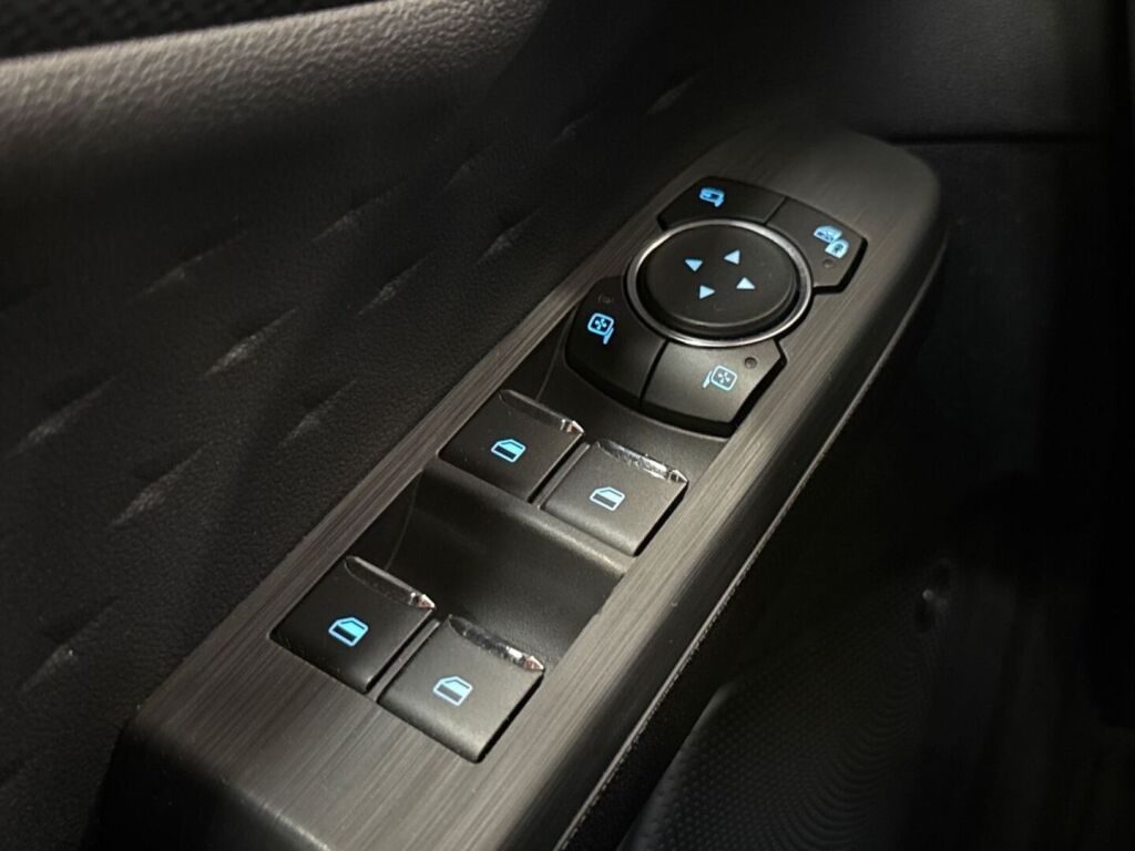 Ford Kuga 2021 Valkoinen