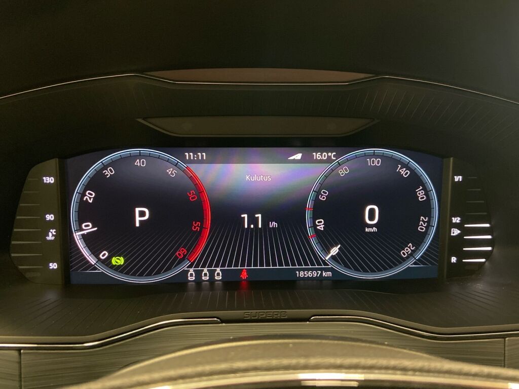 Skoda Superb 2022 Valkoinen