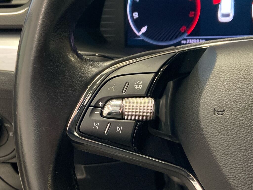 Skoda Superb 2022 Valkoinen