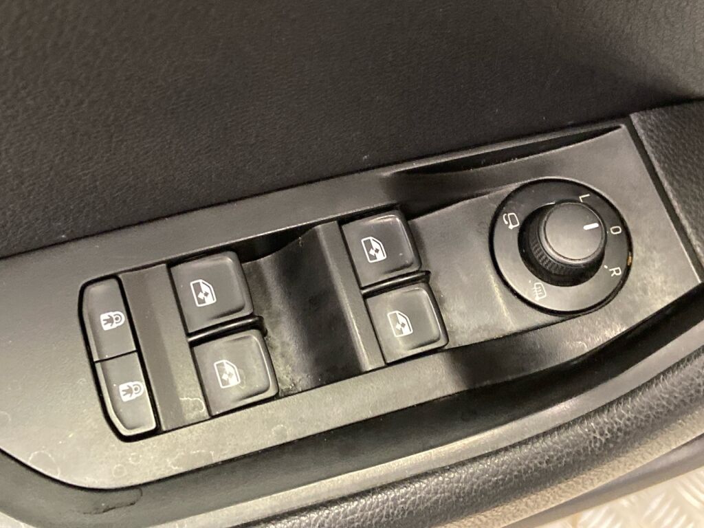 Skoda Superb 2022 Valkoinen