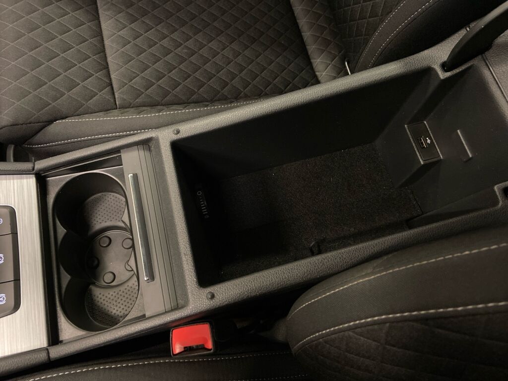 Skoda Superb 2022 Valkoinen