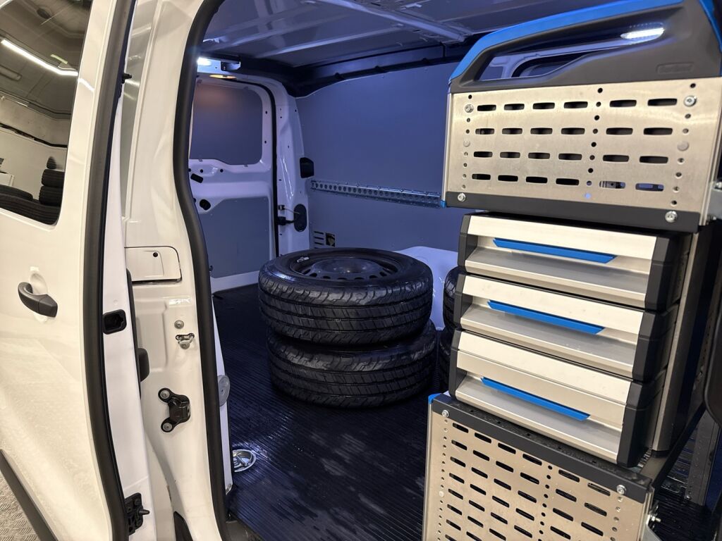 Peugeot Expert 2022 Valkoinen