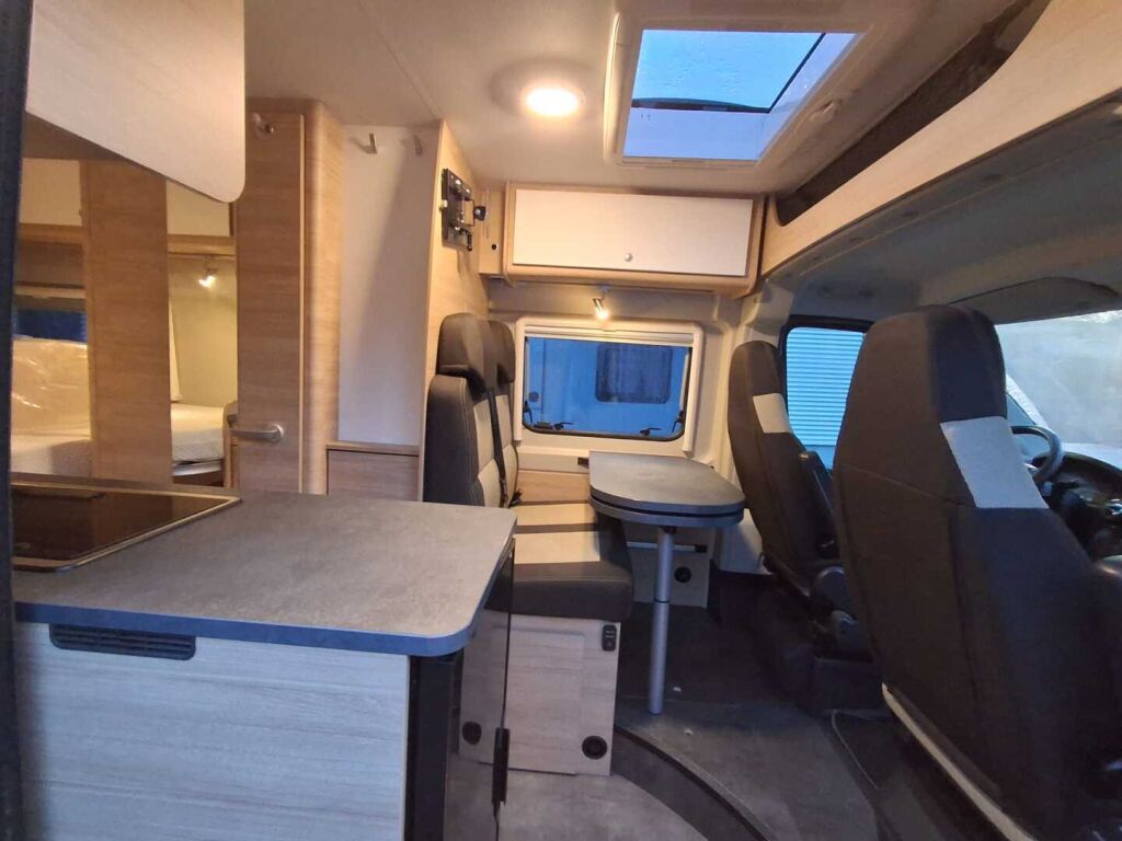 Pössl ROADCAR VAN R 640 2022 Harmaa