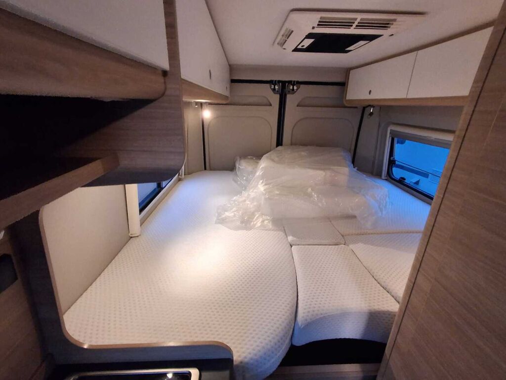 Pössl ROADCAR VAN R 640 2022 Harmaa