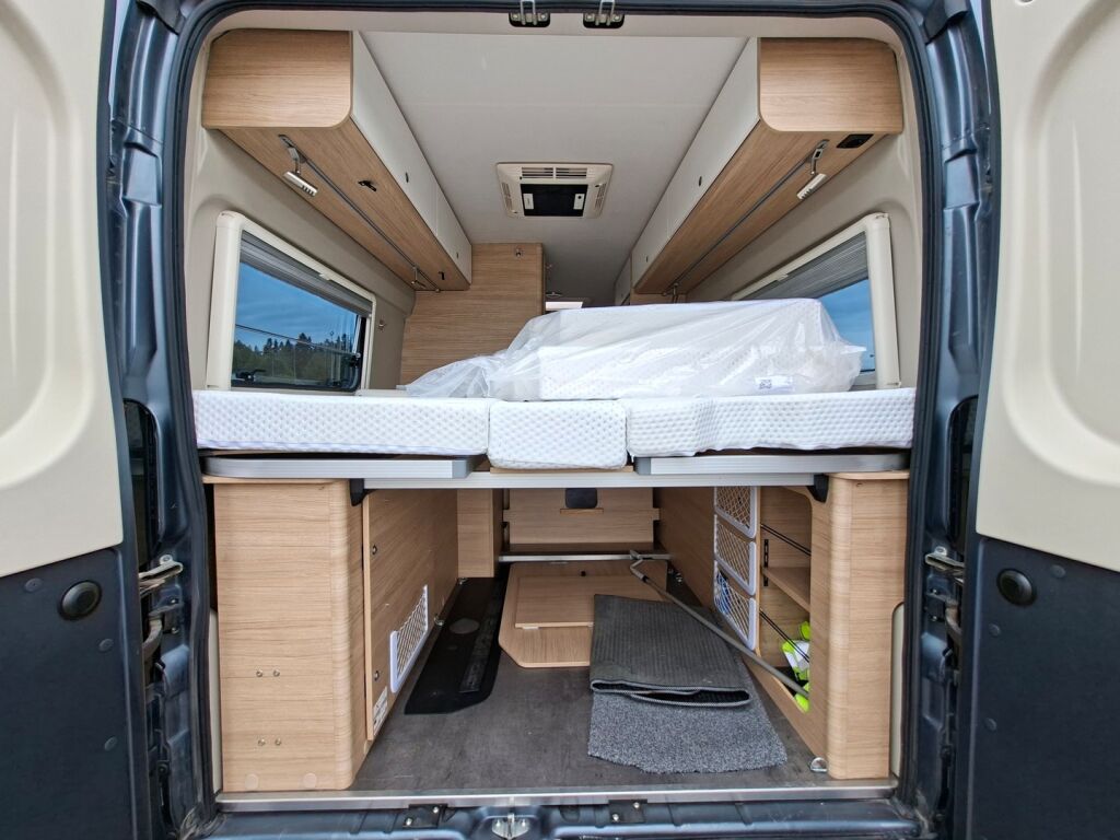 Pössl ROADCAR VAN R 640 2022 Harmaa