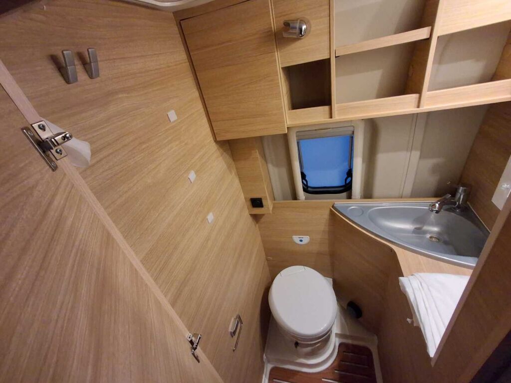 Pössl ROADCAR VAN R 640 2022 Harmaa