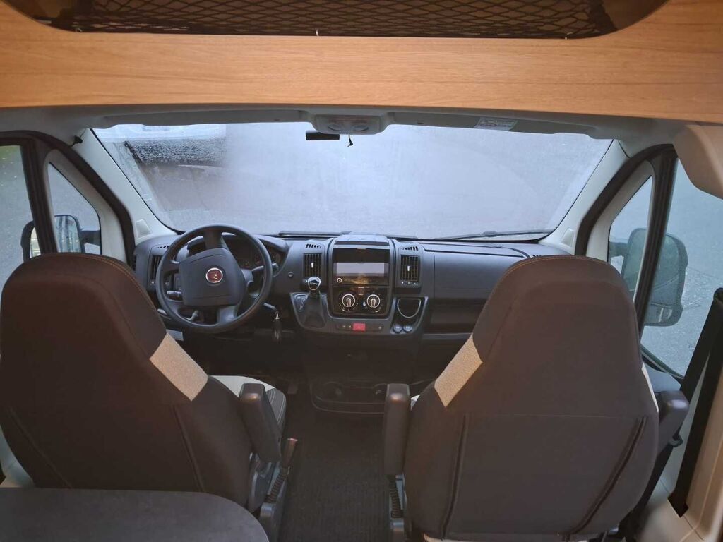 Pössl ROADCAR VAN R 640 2022 Harmaa