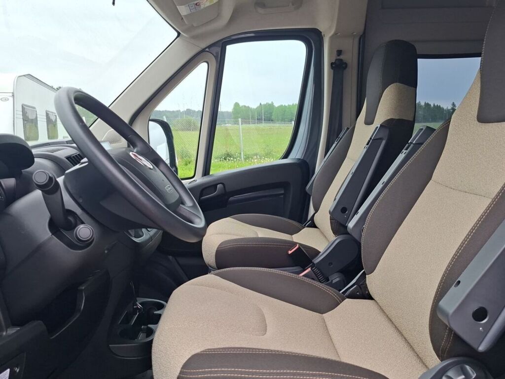 Pössl ROADCAR VAN R 640 2022 Harmaa