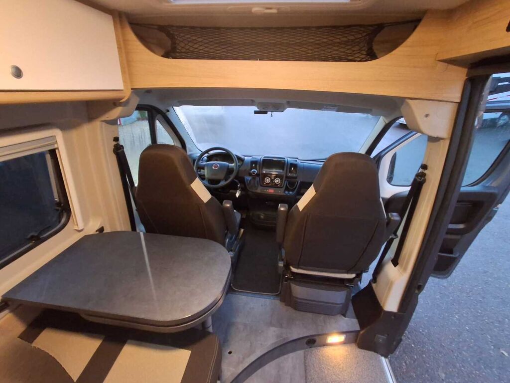 Pössl ROADCAR VAN R 640 2022 Harmaa