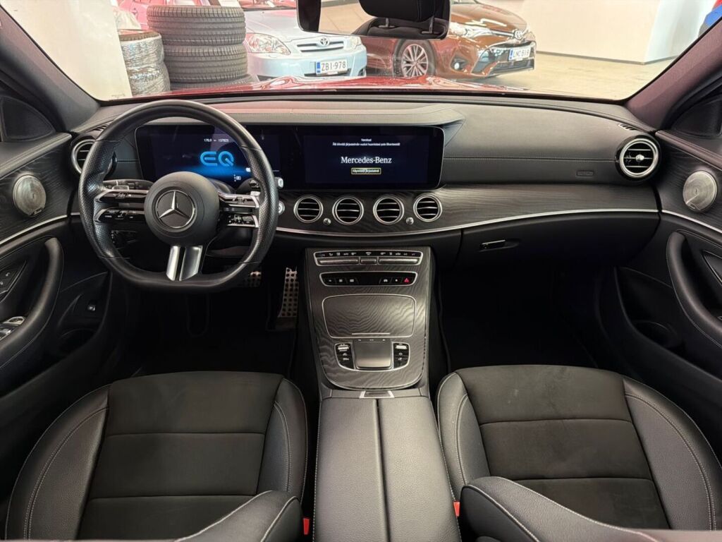 Mercedes-Benz E 2021 Punainen