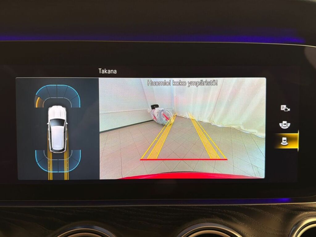 Mercedes-Benz E 2021 Punainen