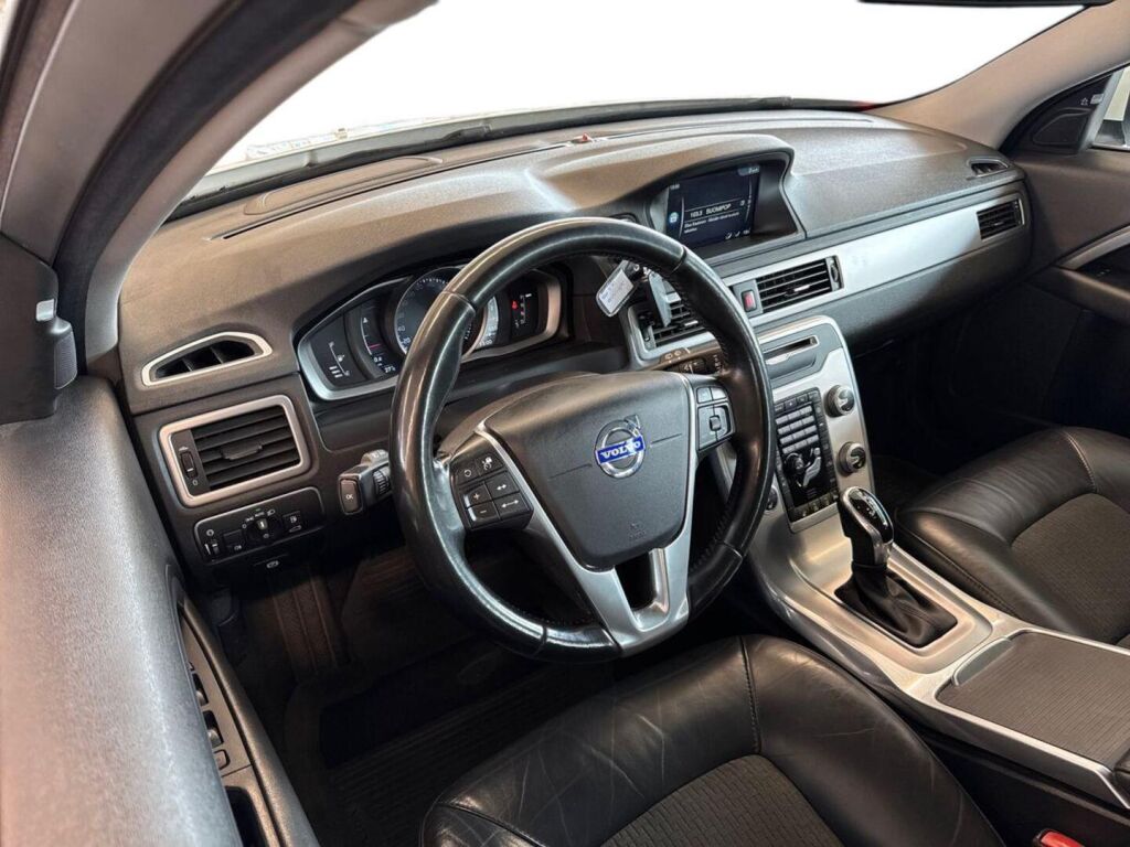Volvo V70 2015 Valkoinen