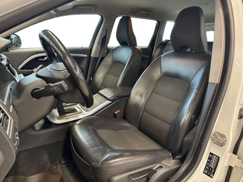 Volvo V70 2015 Valkoinen