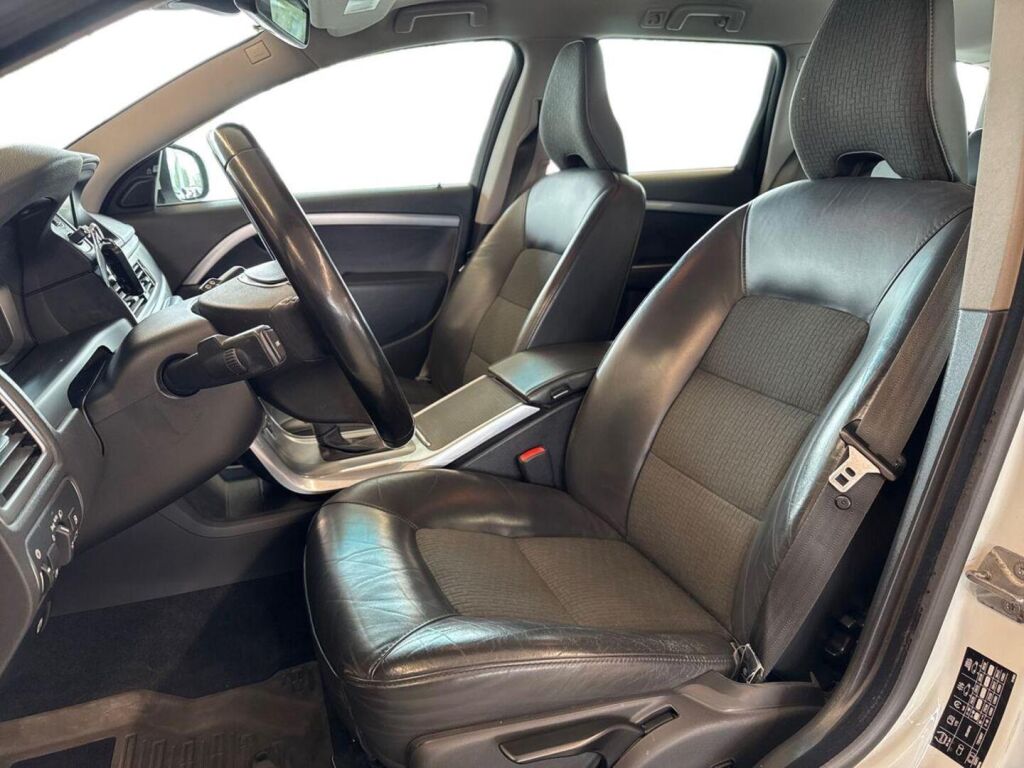 Volvo V70 2015 Valkoinen