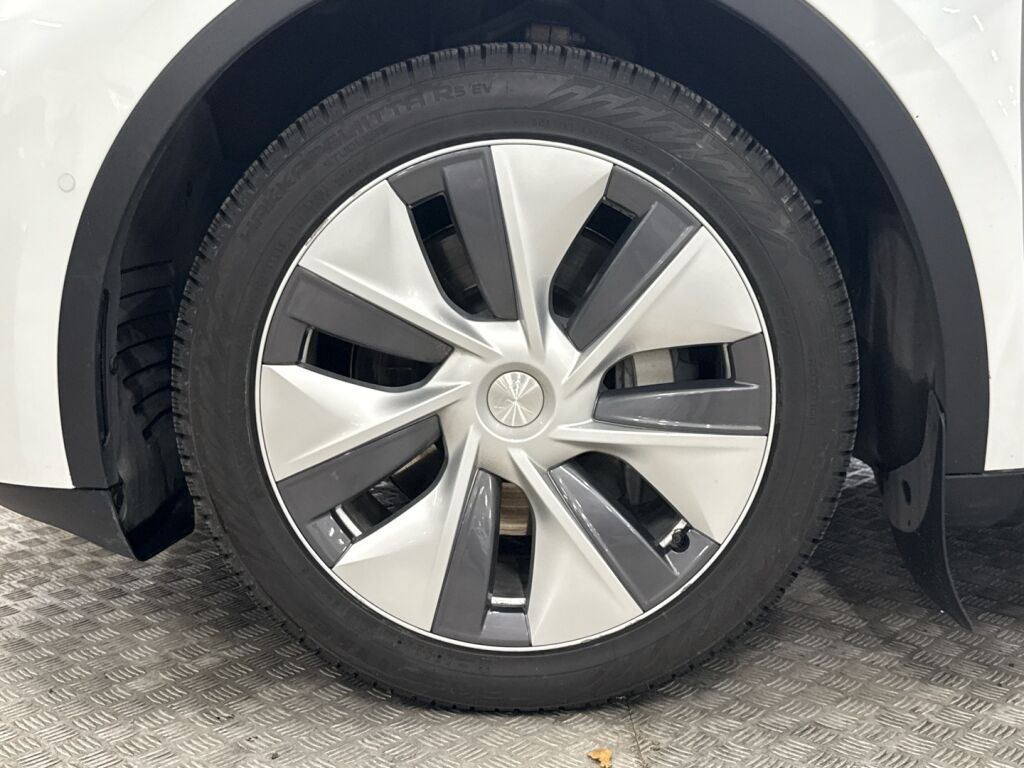 Tesla Model Y 2022 Valkoinen