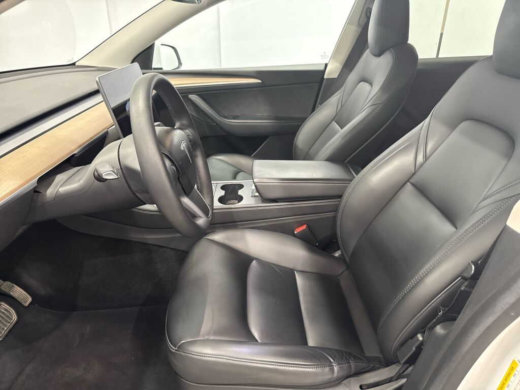 Tesla Model Y 2022 Valkoinen