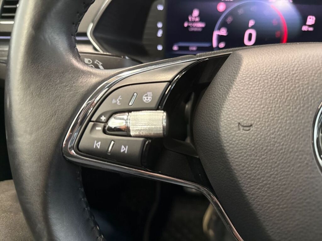 Skoda Superb 2023 Harmaa