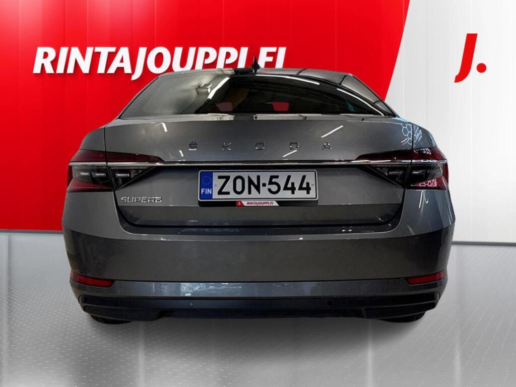 Skoda Superb 2023 Harmaa