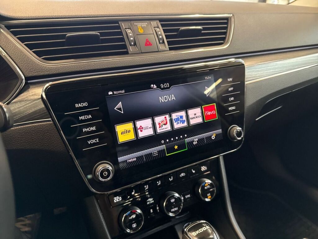 Skoda Superb 2023 Harmaa