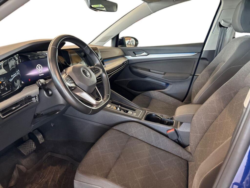 Volkswagen Golf 2022 Sininen