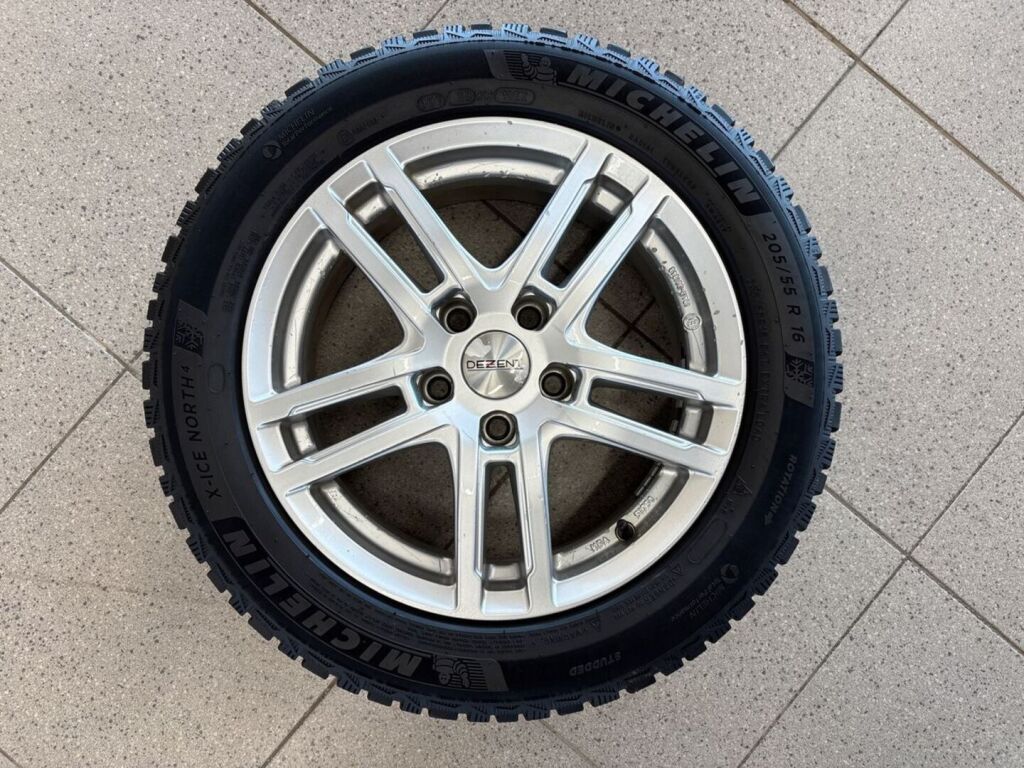 Volkswagen Golf 2022 Sininen