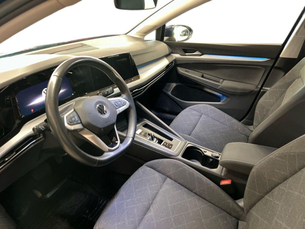 Volkswagen Golf 2022 Sininen