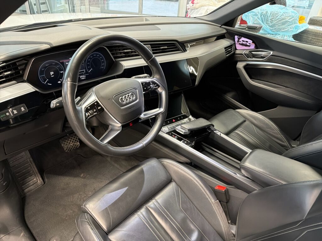 Audi e-tron 2019 Valkoinen