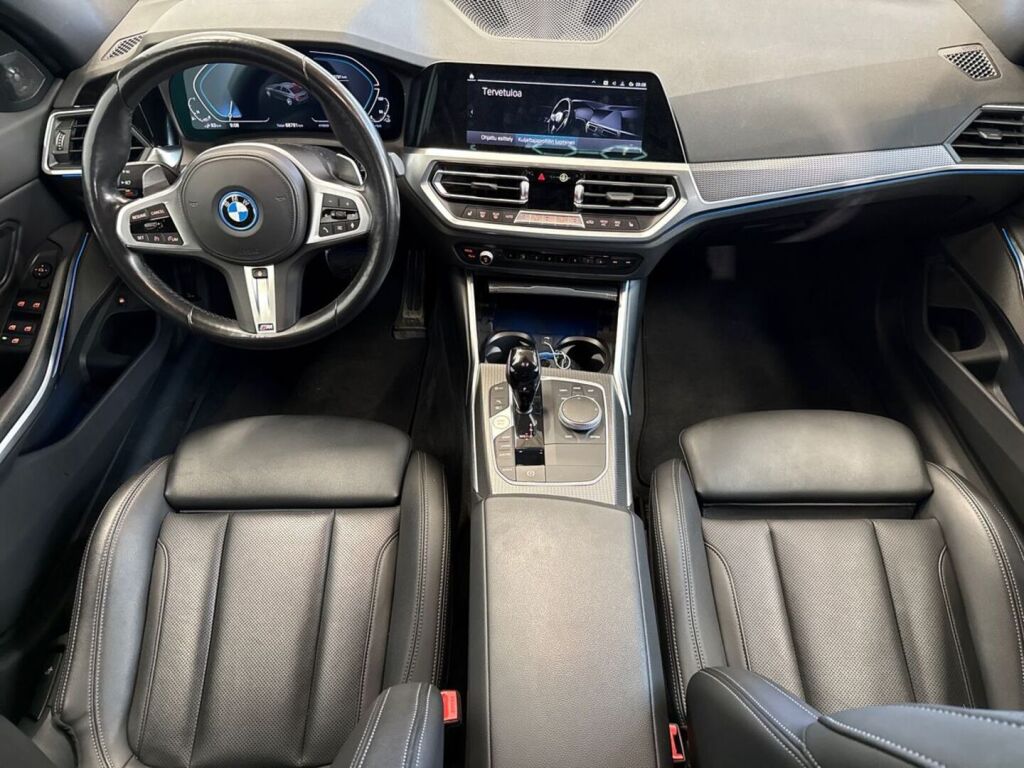 BMW 330 2022 Valkoinen