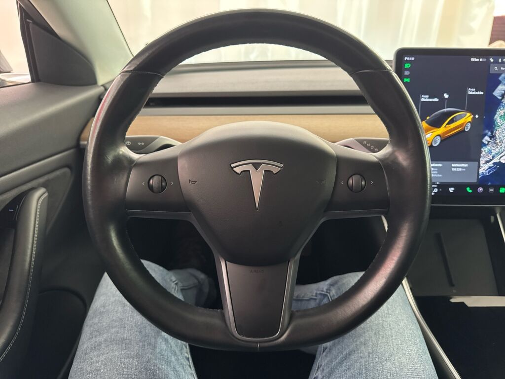 Tesla Model 3 2019 Harmaa