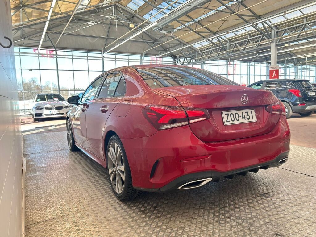 Mercedes-Benz A 2020 Punainen