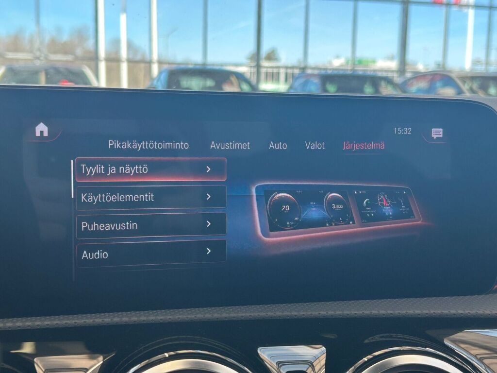 Mercedes-Benz A 2020 Punainen