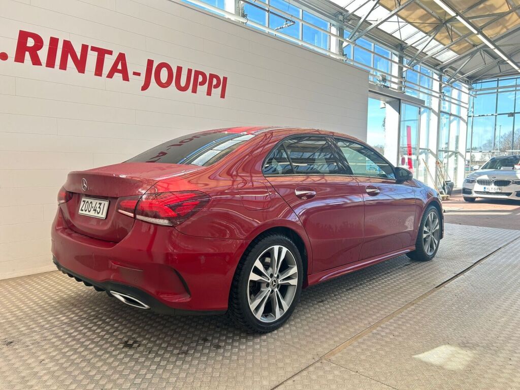 Mercedes-Benz A 2020 Punainen