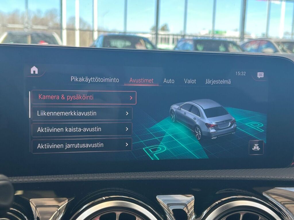 Mercedes-Benz A 2020 Punainen