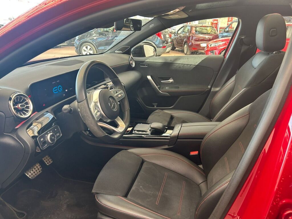 Mercedes-Benz A 2020 Punainen