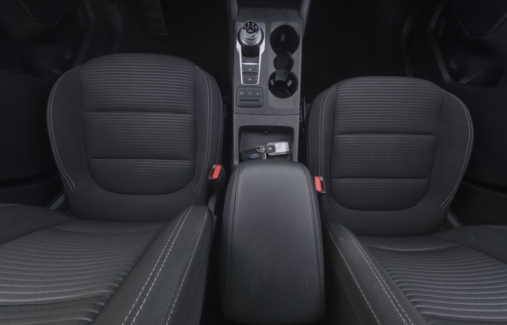 Ford Kuga 2020 Sininen