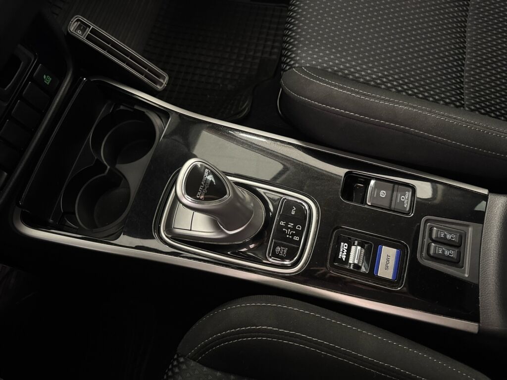 Mitsubishi Outlander PHEV 2020 Valkoinen