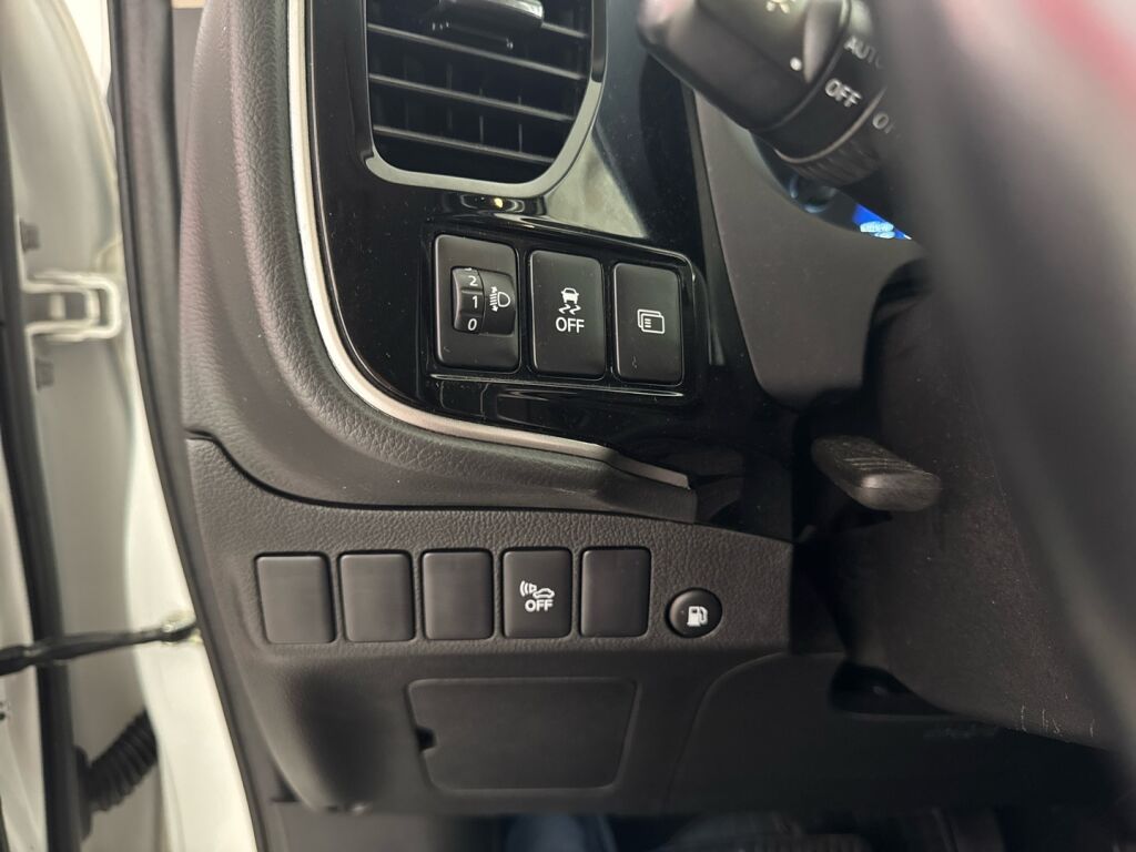 Mitsubishi Outlander PHEV 2020 Valkoinen