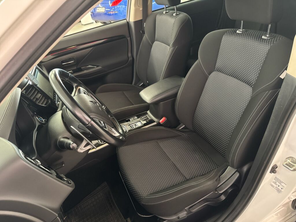 Mitsubishi Outlander PHEV 2020 Valkoinen