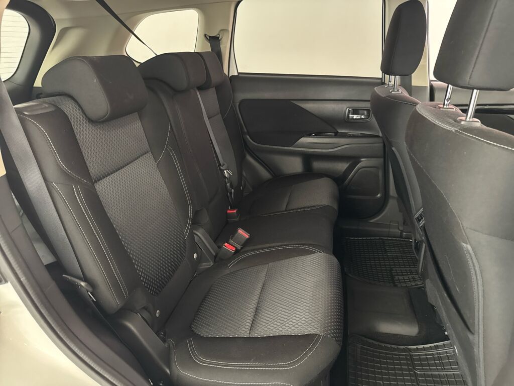 Mitsubishi Outlander PHEV 2020 Valkoinen