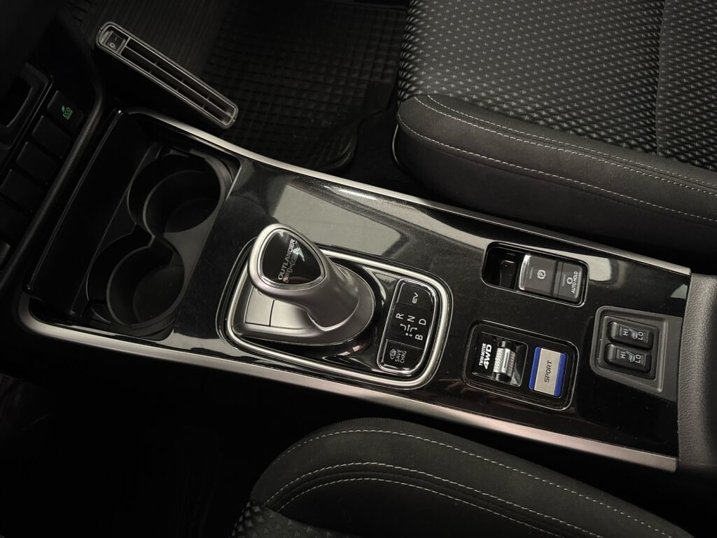 Mitsubishi Outlander PHEV 2020 Valkoinen