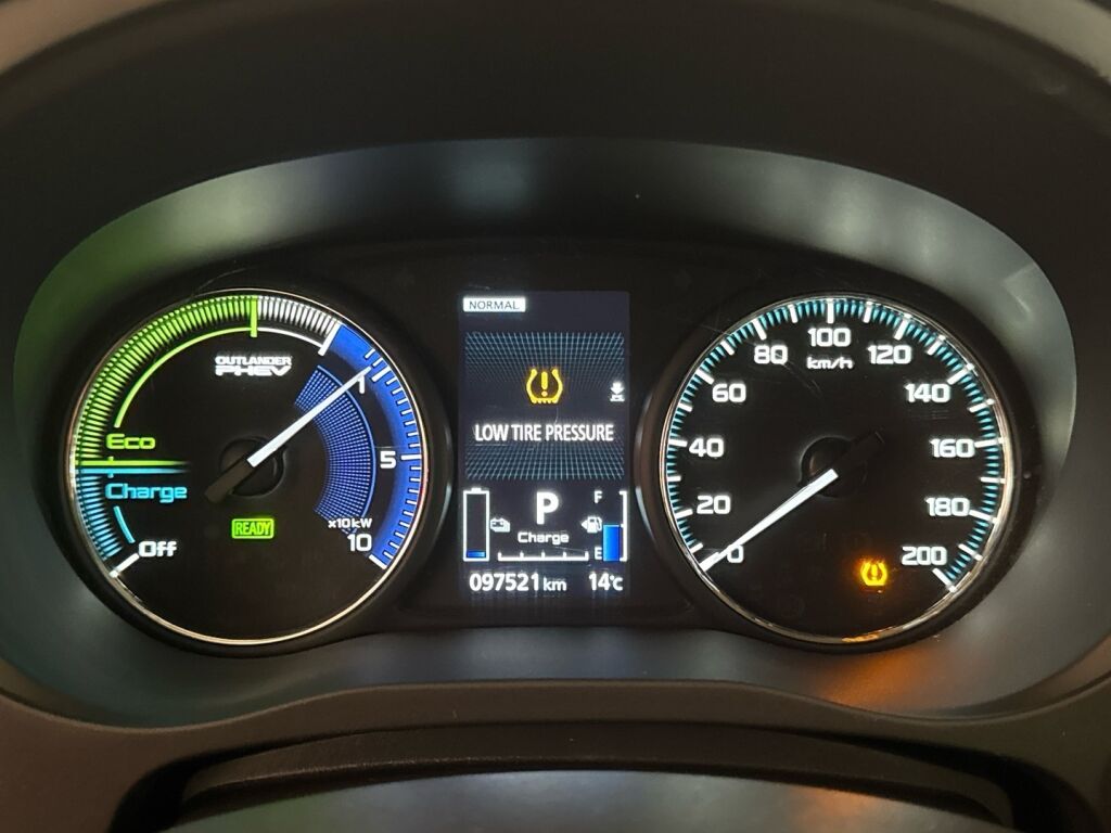 Mitsubishi Outlander PHEV 2020 Valkoinen