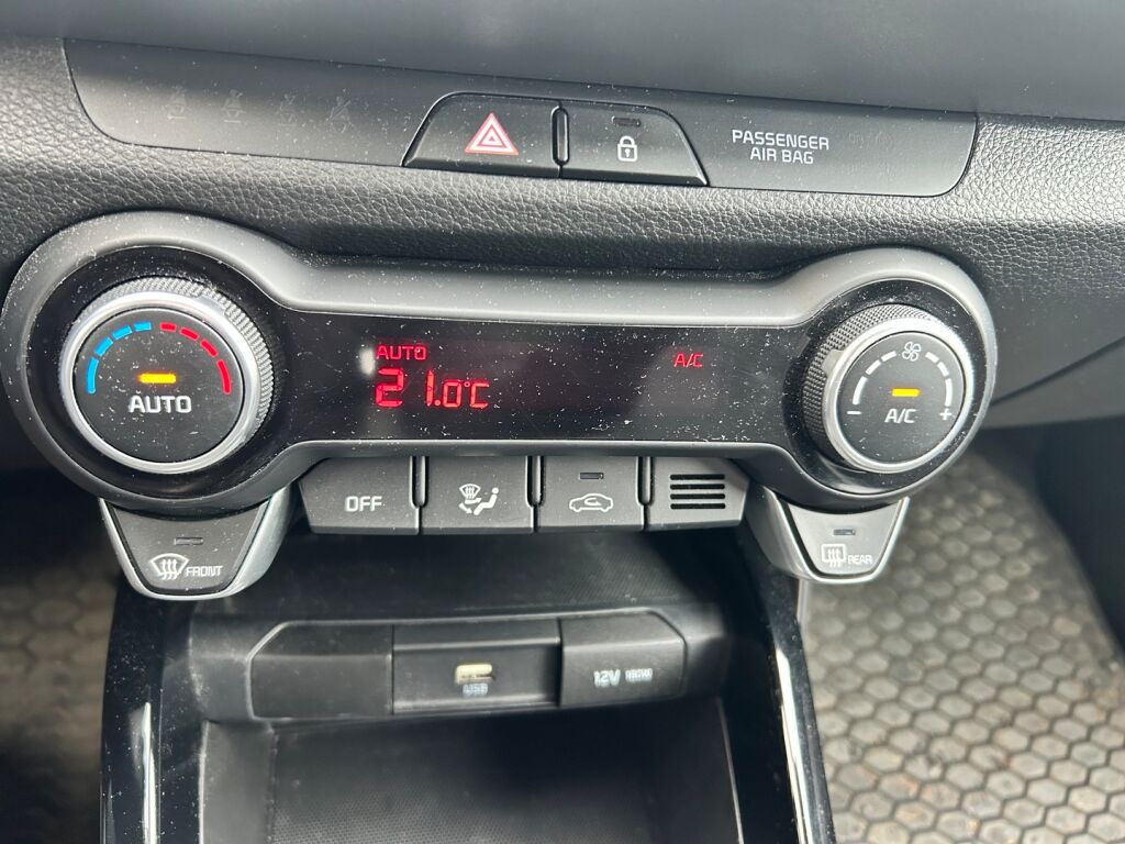 Kia Stonic 2022 Punainen
