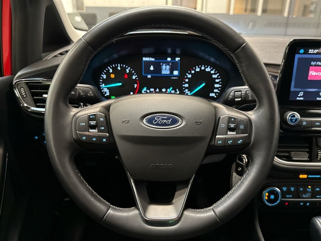 Ford Fiesta 2022 Punainen